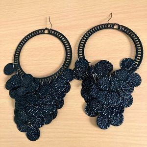 Black shiny hoops